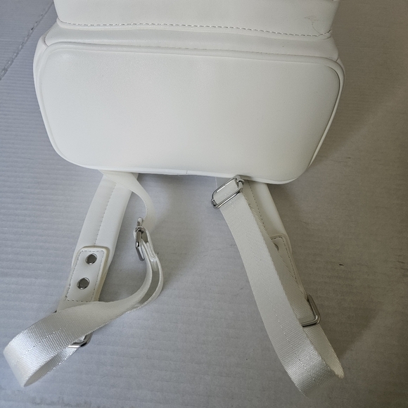 Loungefly x Disney White Baymax and Mochi Mini Backpack - Big Hero 6 main image 11